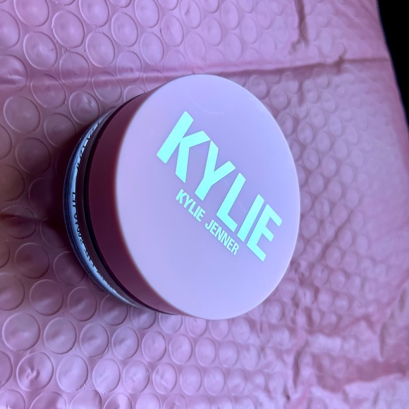 FREE - NWT Kylie Setting Powder (free in a bundle) - Picture 3 of 8